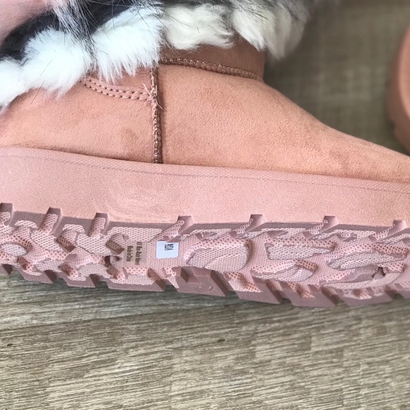 Pink Faux Fur Mid Calf Cozy Winter Flat Boots - Picture 7 of 8